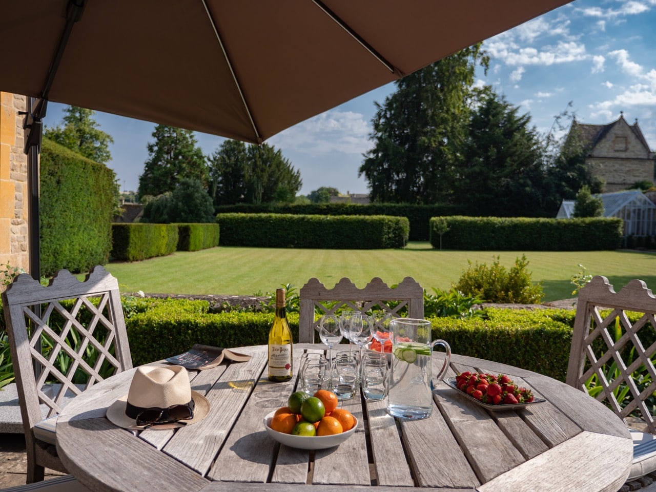 Shipton Court outside