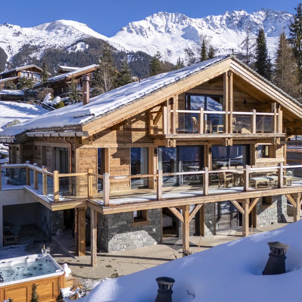 the-outside-of-chalet-kitsilano